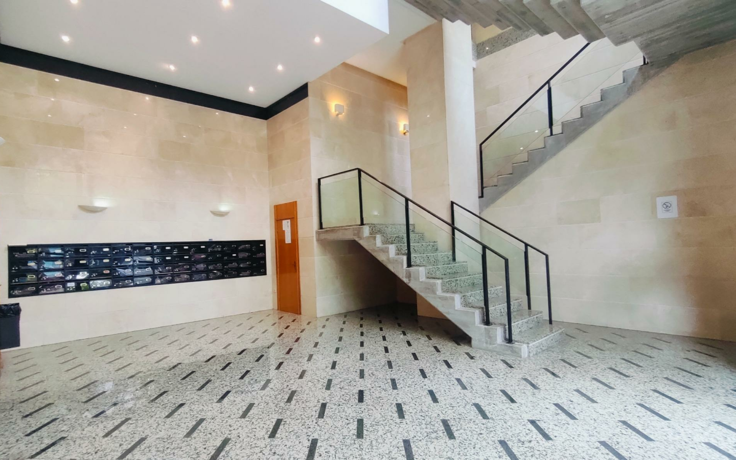 Office In Alicante, Spain (550 M²)