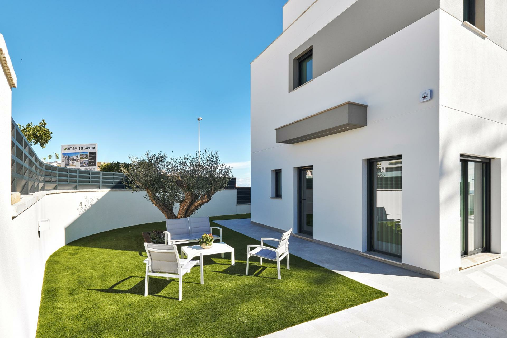 3-bedroom Villa In San Miguel De Salinas, Spain (237 M²)