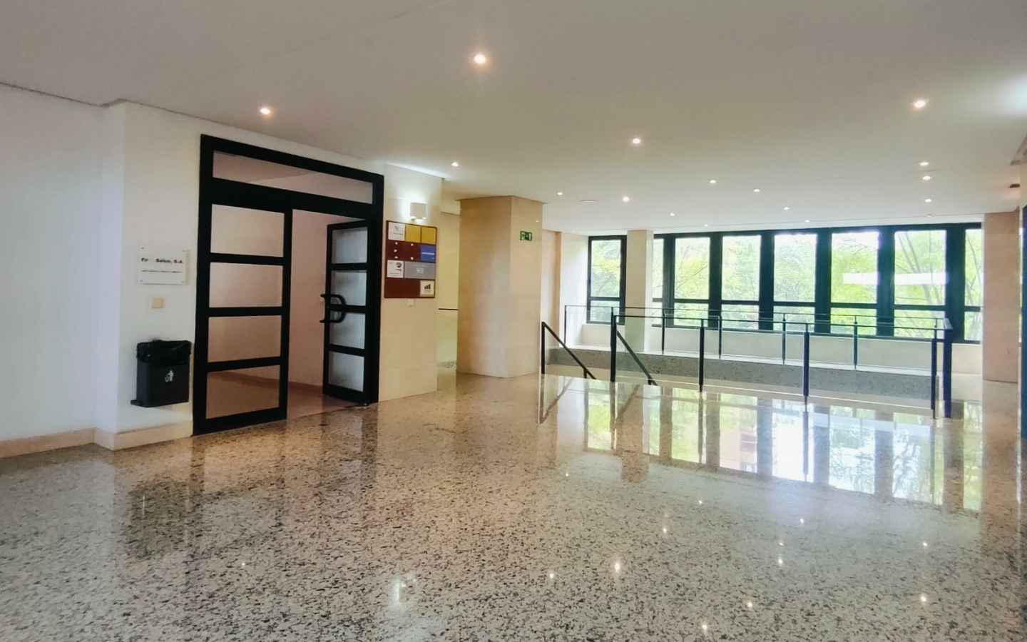 Office In Alicante, Spain (550 M²)