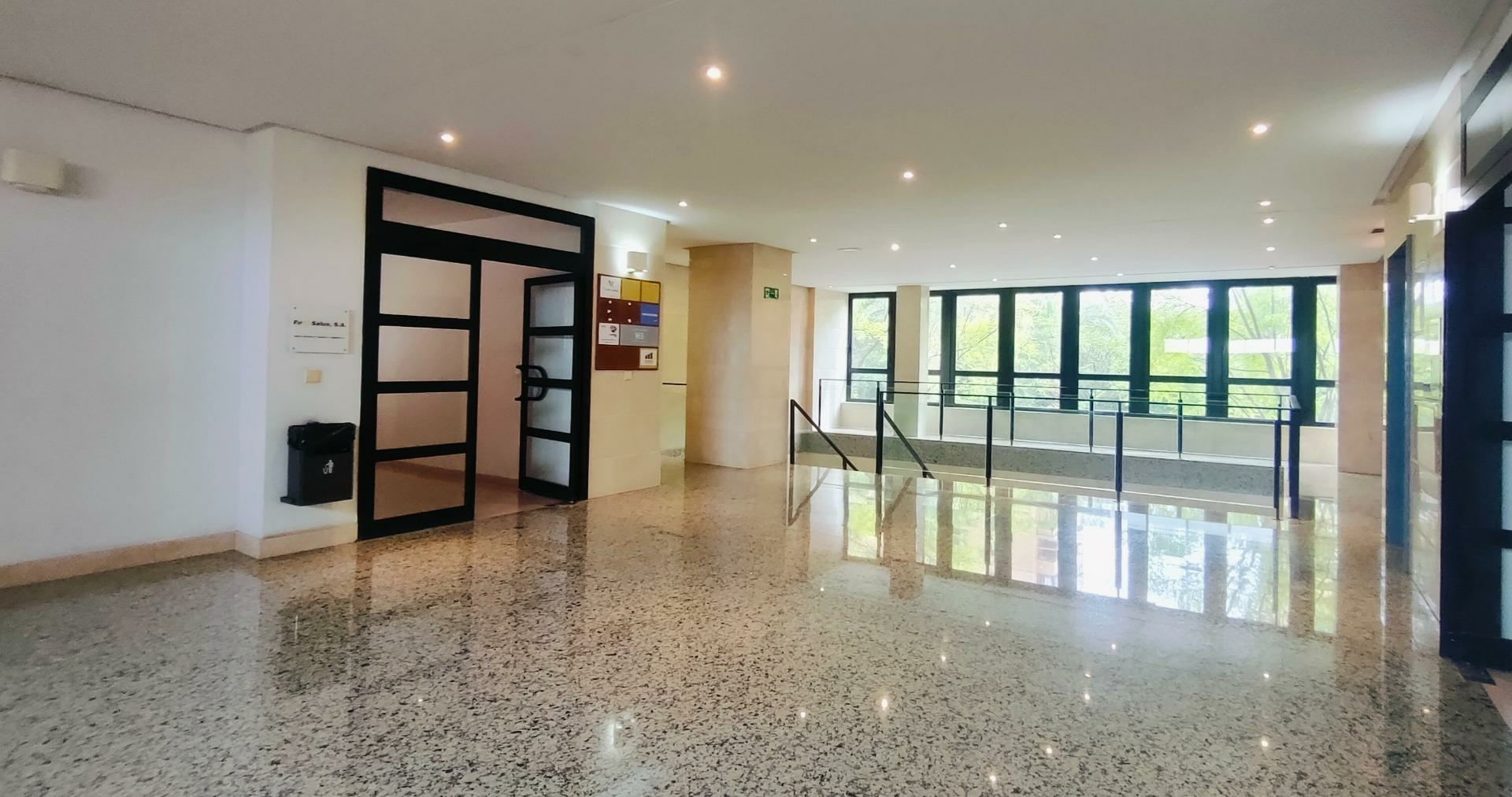 Office In Alicante, Spain (550 M²)