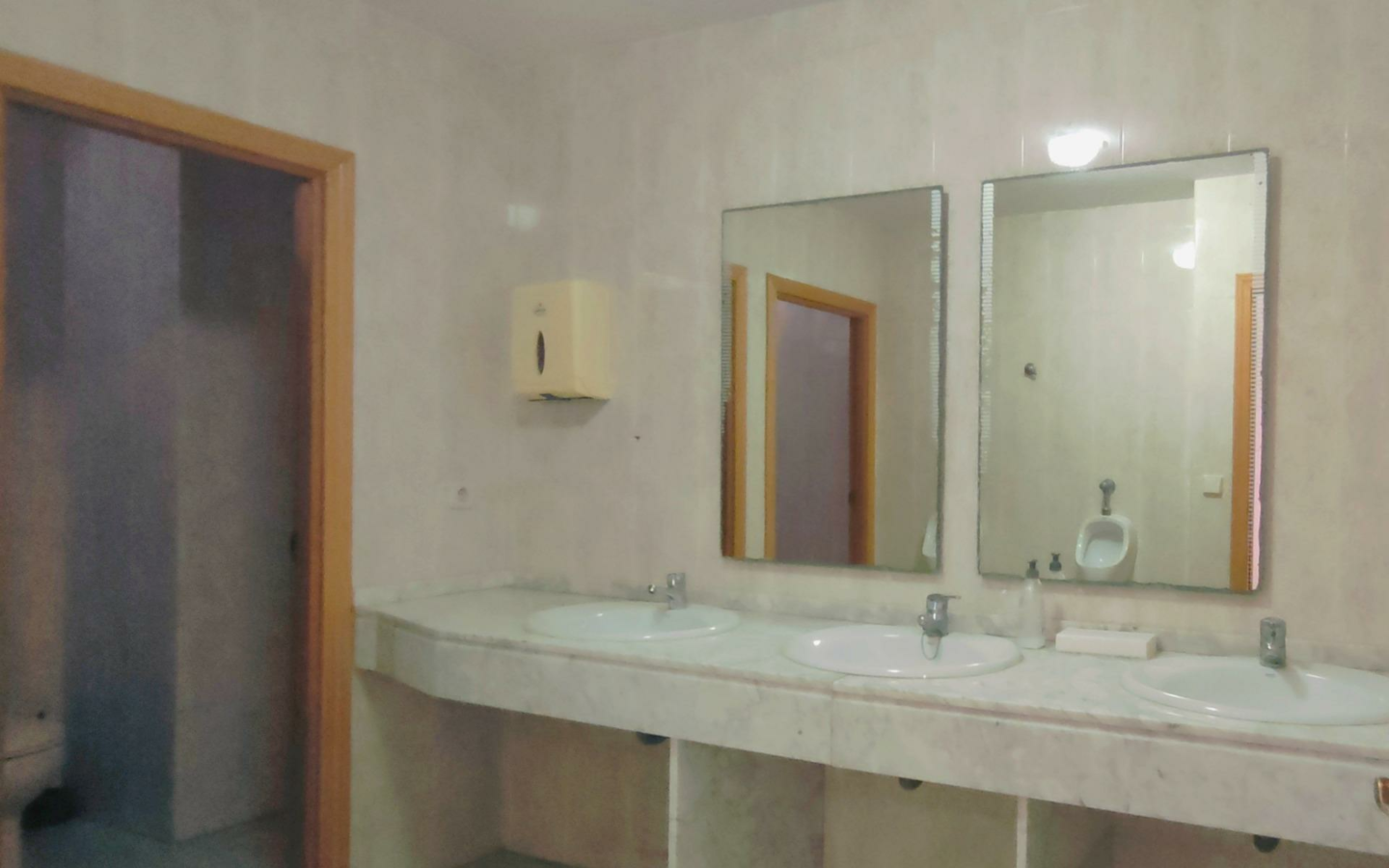 Office In Alicante, Spain (550 M²)