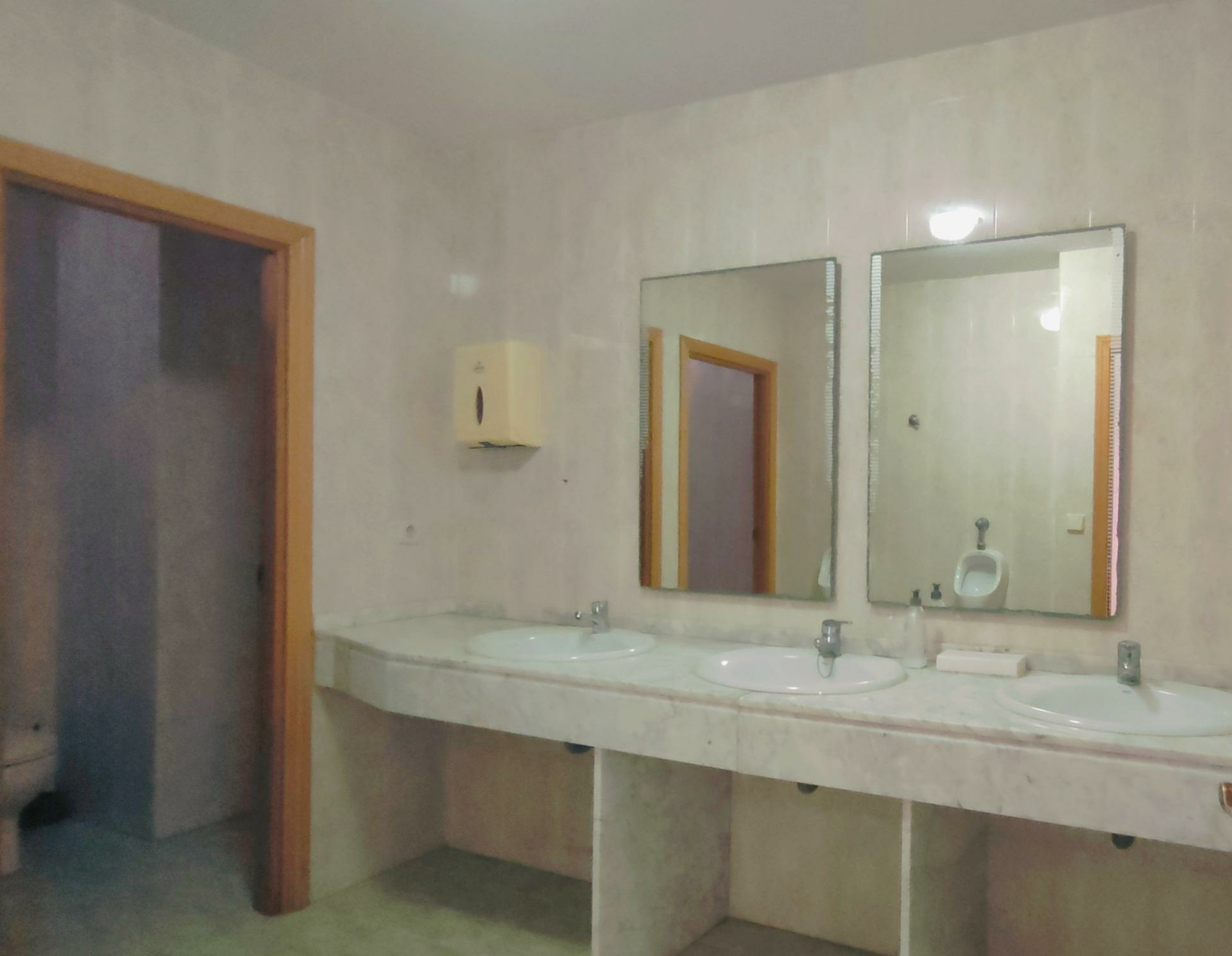 Office In Alicante, Spain (550 M²)