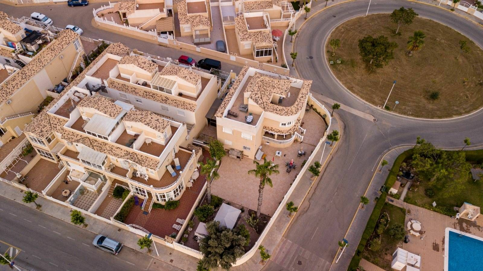 5-2-e88aa2 6-bedroom Villa In Torrevieja, Spain (338 M²)