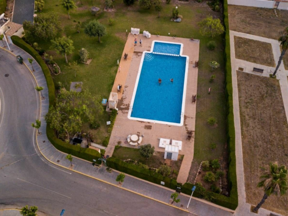 6-bedroom Villa In Torrevieja, Spain (338 M²)