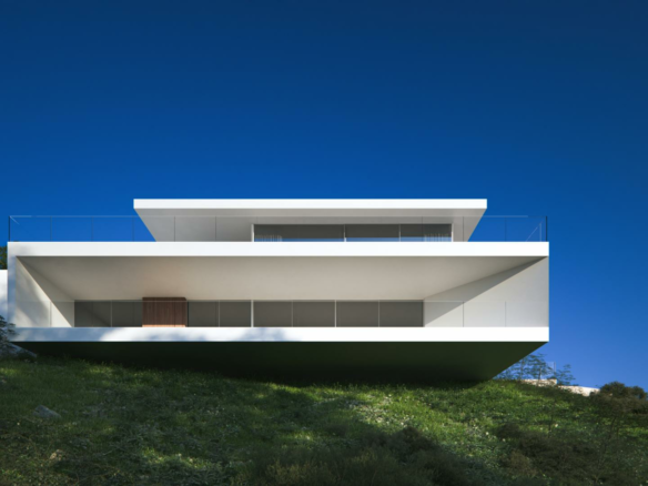 5-bedroom Villa In Moraira, Spain (460 M²)