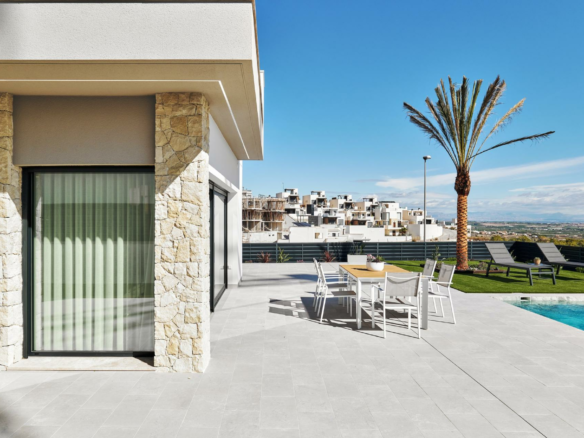 3-bedroom Villa In San Miguel De Salinas, Spain (237 M²)