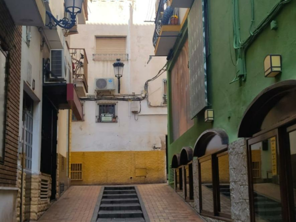 6-bedroom Building In Benidorm, Spain (192 M²)