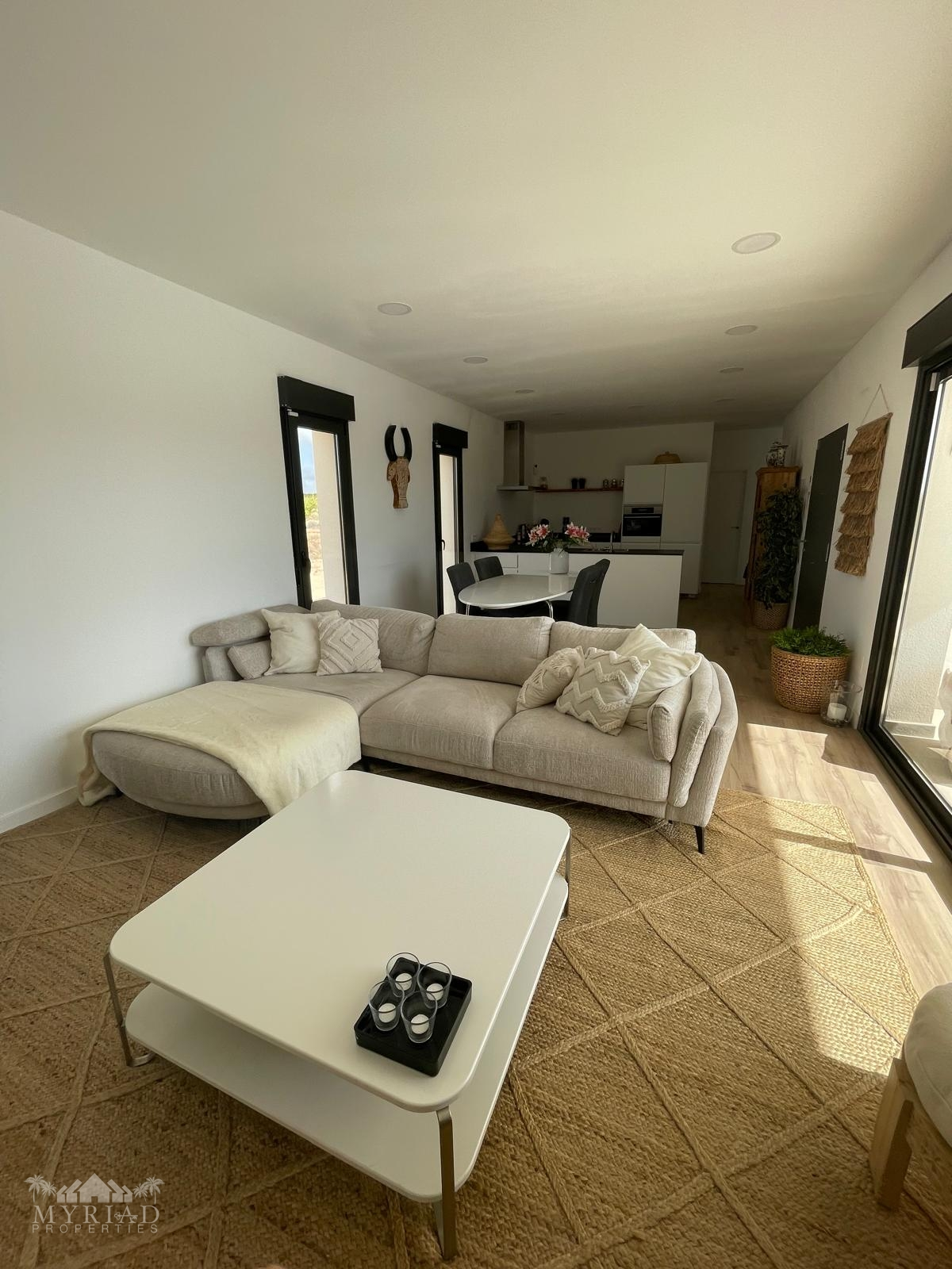 3-bedroom Townhouse In Pinoso, Spain (167 M²)