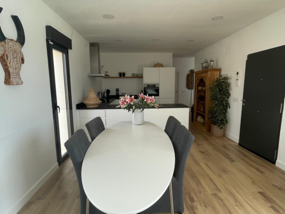 3-bedroom Townhouse In Pinoso, Spain (167 M²)