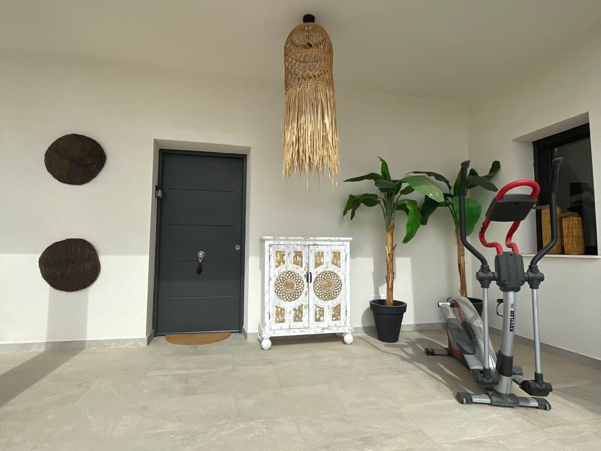 3-bedroom Townhouse In Pinoso, Spain (167 M²)