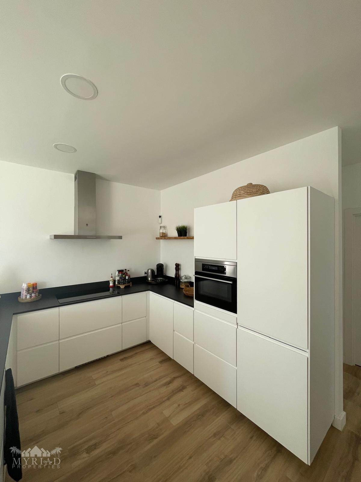 3-bedroom Townhouse In Pinoso, Spain (167 M²)