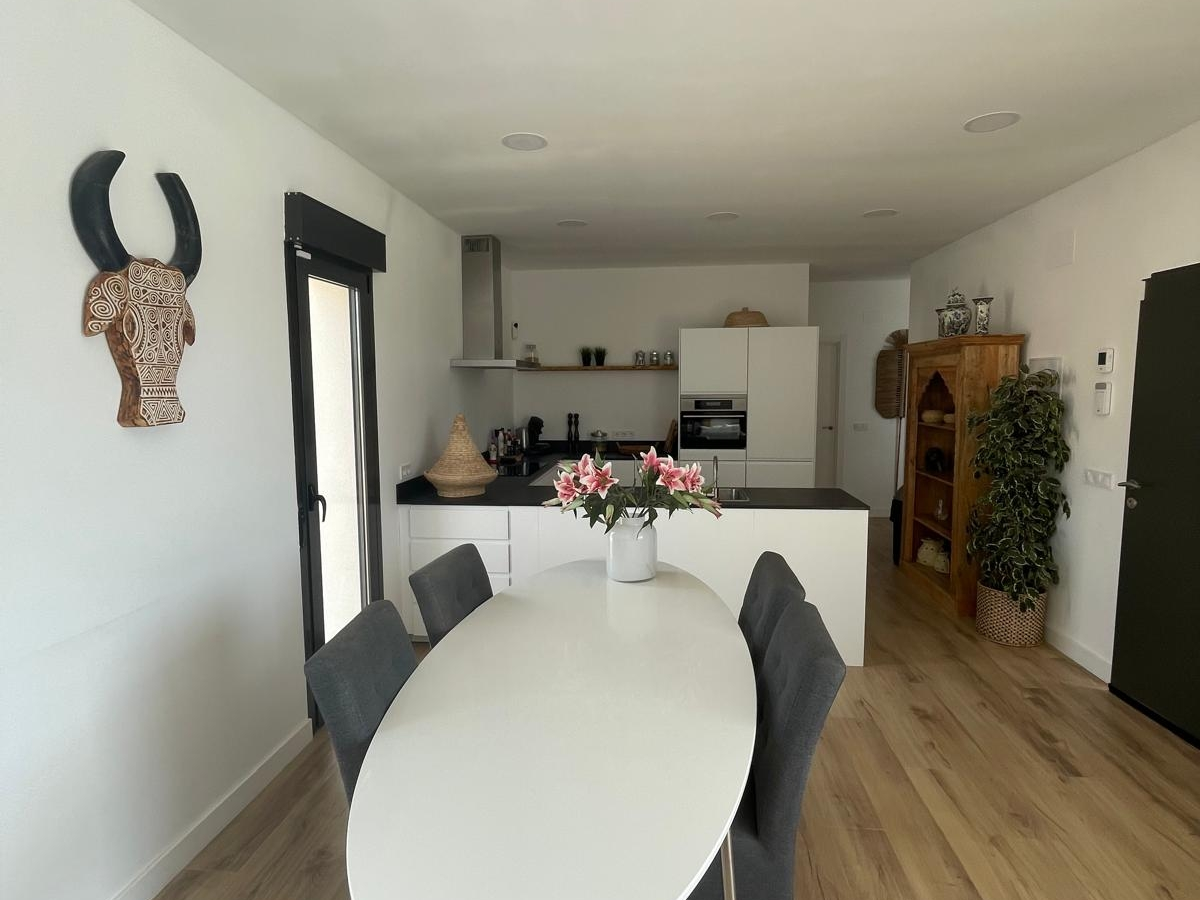 3-bedroom Townhouse In Pinoso, Spain (167 M²)