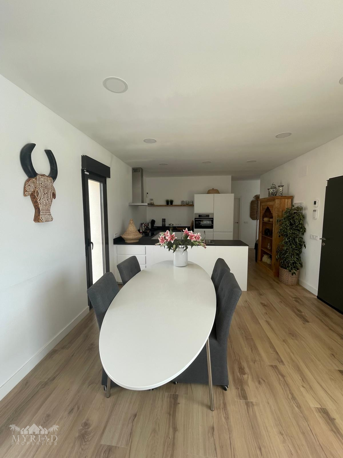3-bedroom Townhouse In Pinoso, Spain (167 M²)
