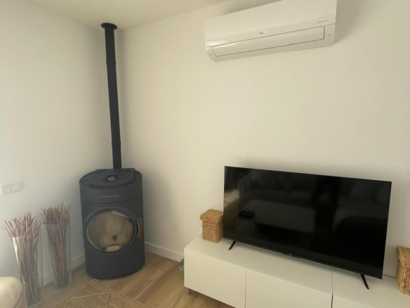3-bedroom Townhouse In Pinoso, Spain (167 M²)