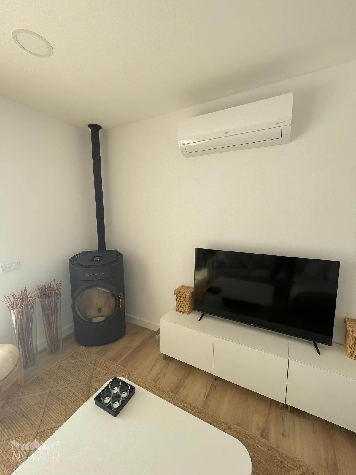 3-bedroom Townhouse In Pinoso, Spain (167 M²)