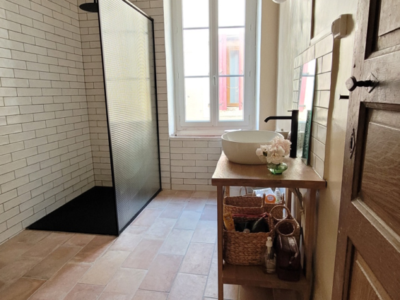 4-bedroom House In Alignan Du Vent, France (146 M²)