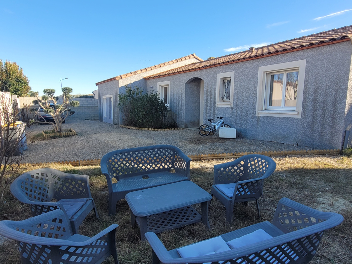 5-bedroom Detached House In Alignan Du Vent, France (140 M²)