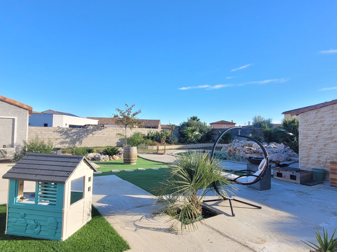 5-bedroom Detached House In Alignan Du Vent, France (140 M²)