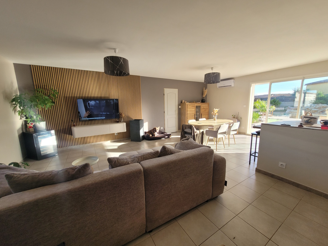 5-bedroom Detached House In Alignan Du Vent, France (140 M²)