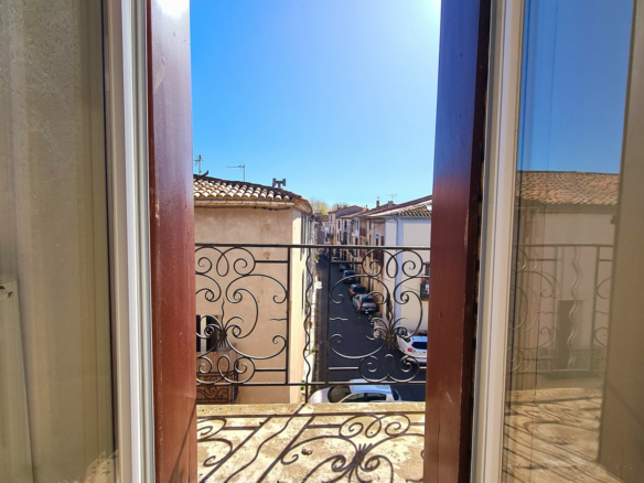 5-bedroom House In Agde, France (145 M²)