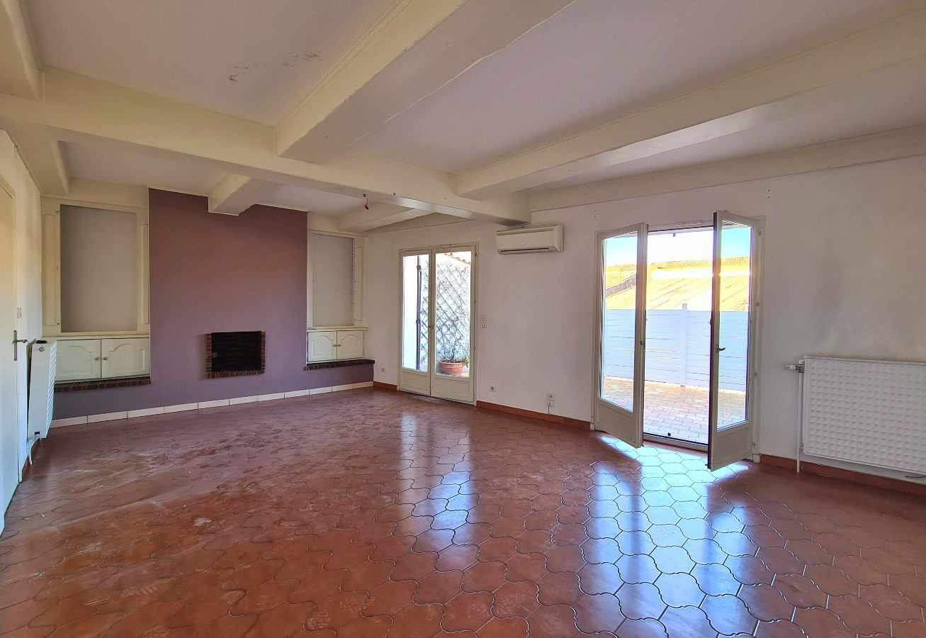 5-bedroom House In Agde, France (145 M²)