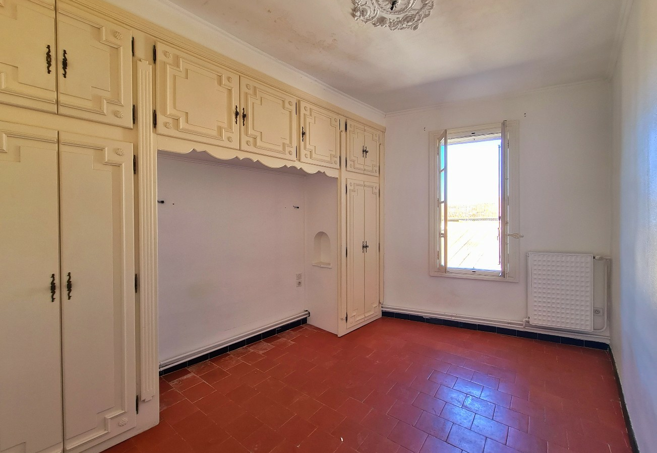 5-bedroom House In Agde, France (145 M²)
