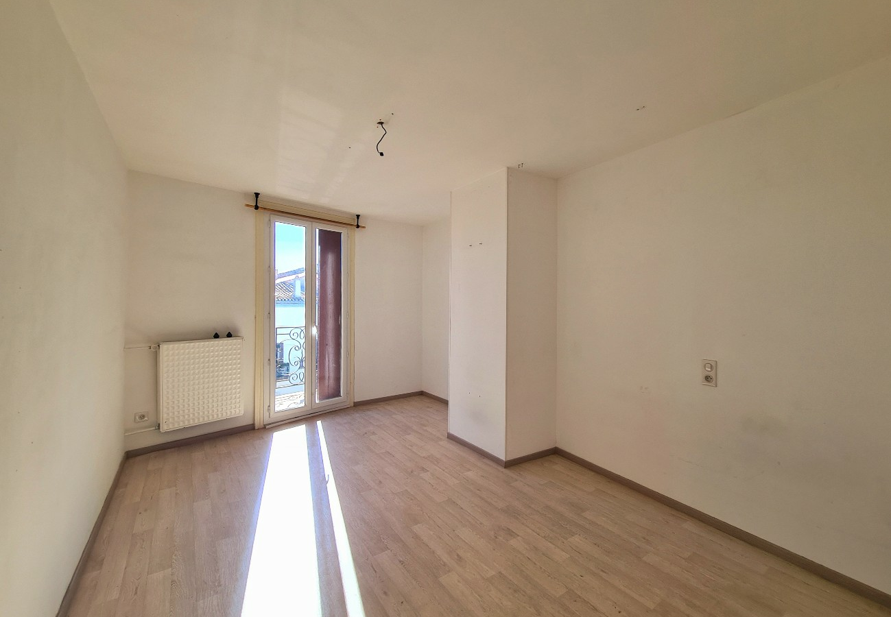 5-bedroom House In Agde, France (145 M²)