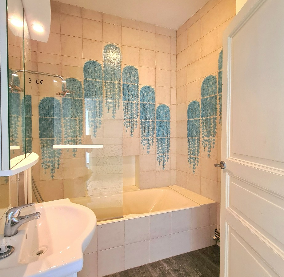 5-bedroom House In Agde, France (145 M²)