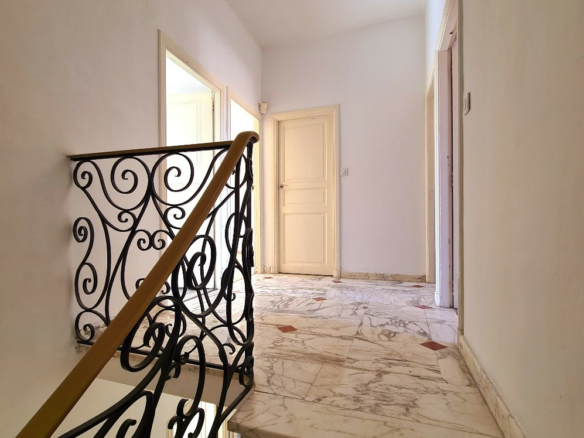 5-bedroom House In Agde, France (145 M²)