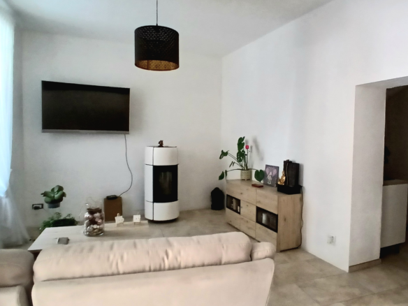 3-bedroom House In Pezenas, France (116 M²)