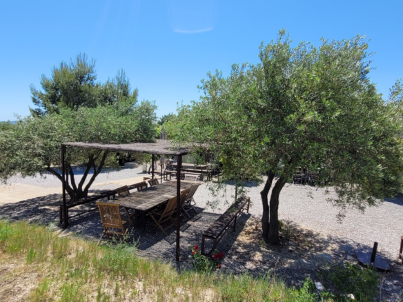 8-bedroom Detached House In Bize Minervois, France (319 M²)