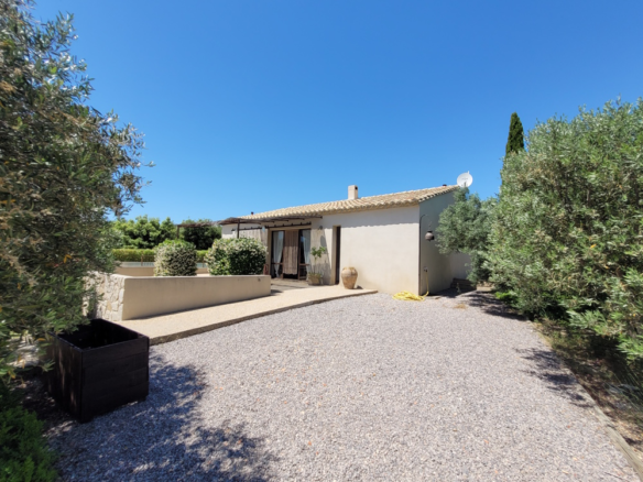 8-bedroom Detached House In Bize Minervois, France (319 M²)