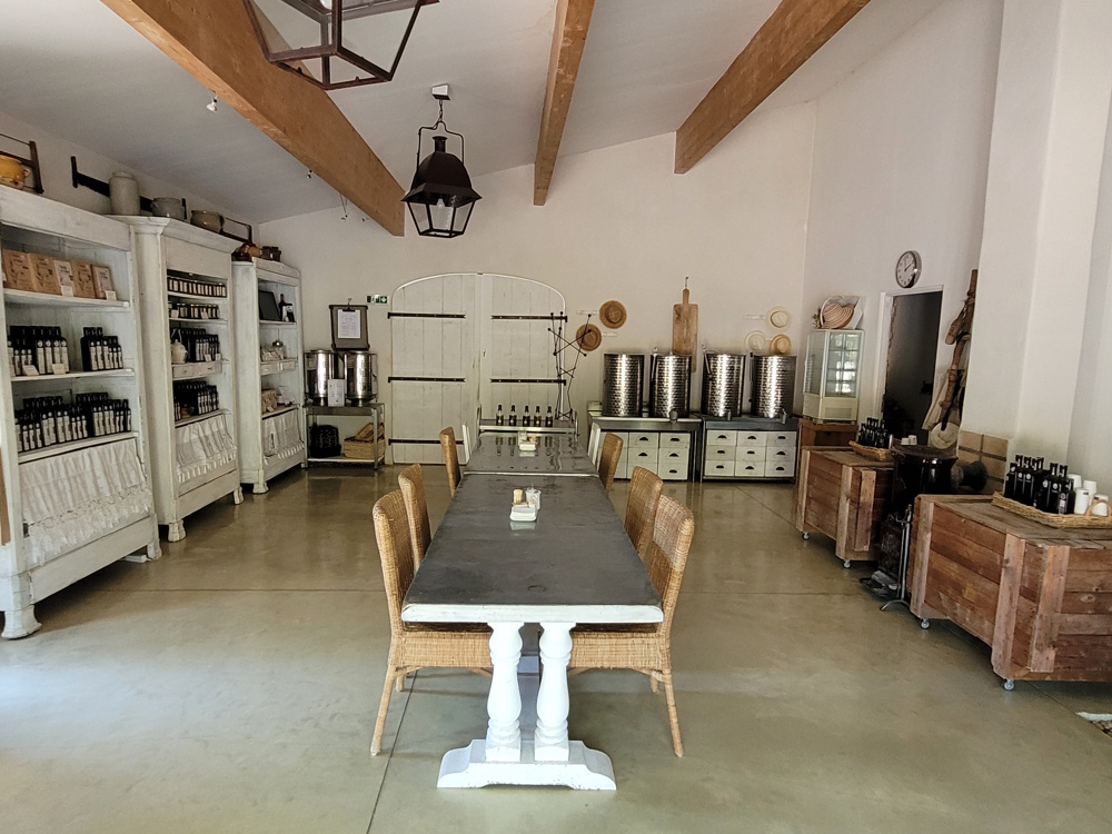 8-bedroom Detached House In Bize Minervois, France (319 M²)