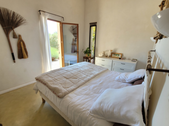 8-bedroom Detached House In Bize Minervois, France (319 M²)