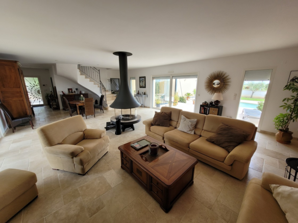 4-bedroom Detached House In Saint Genies De Fontedit, France (195 M²)