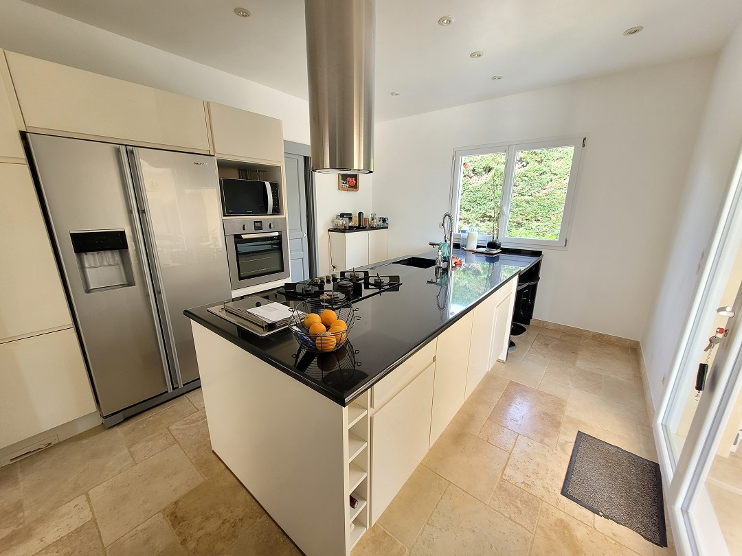 4-bedroom Detached House In Saint Genies De Fontedit, France (195 M²)