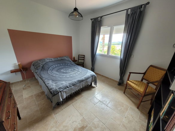 4-bedroom Detached House In Saint Genies De Fontedit, France (195 M²)