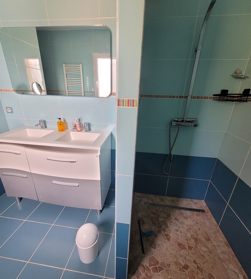 4-bedroom Detached House In Saint Genies De Fontedit, France (195 M²)