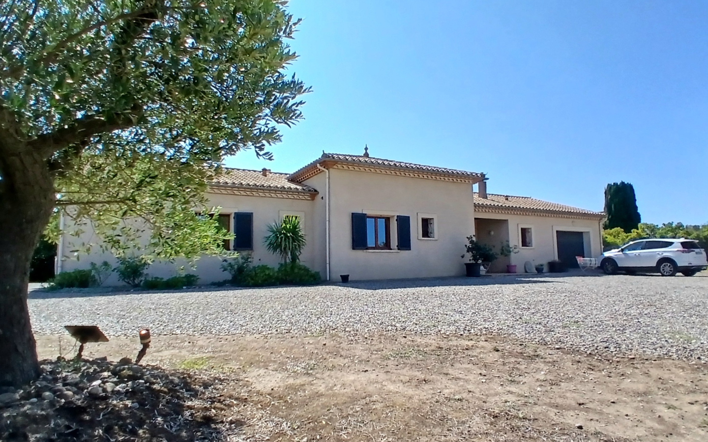 4-bedroom Detached House In Badens, France (190 M²)
