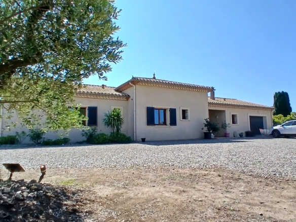 4-bedroom Detached House In Badens, France (190 M²)