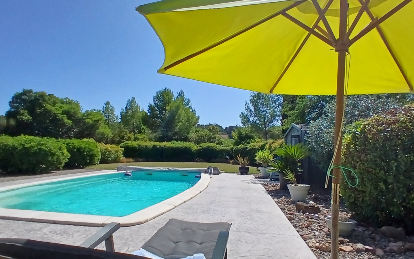 4-bedroom Detached House In Badens, France (190 M²)