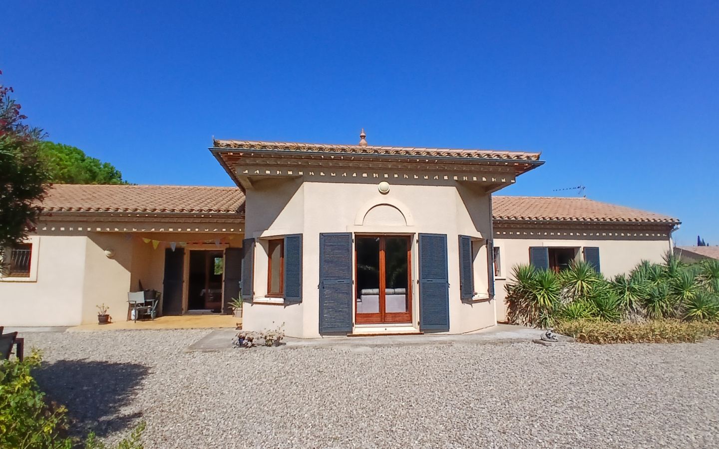 4-bedroom Detached House In Badens, France (190 M²)