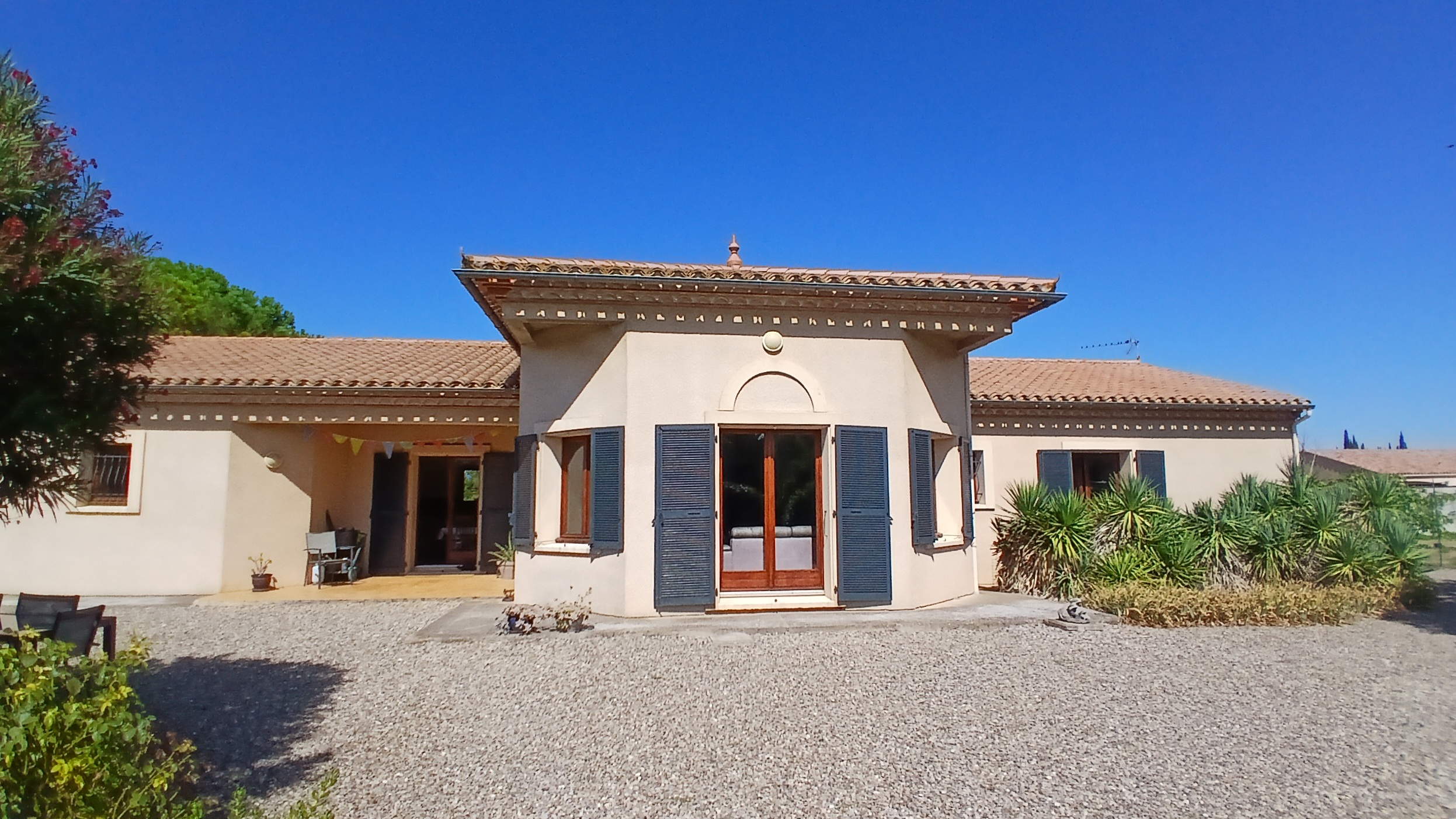 4-bedroom Detached House In Badens, France (190 M²)
