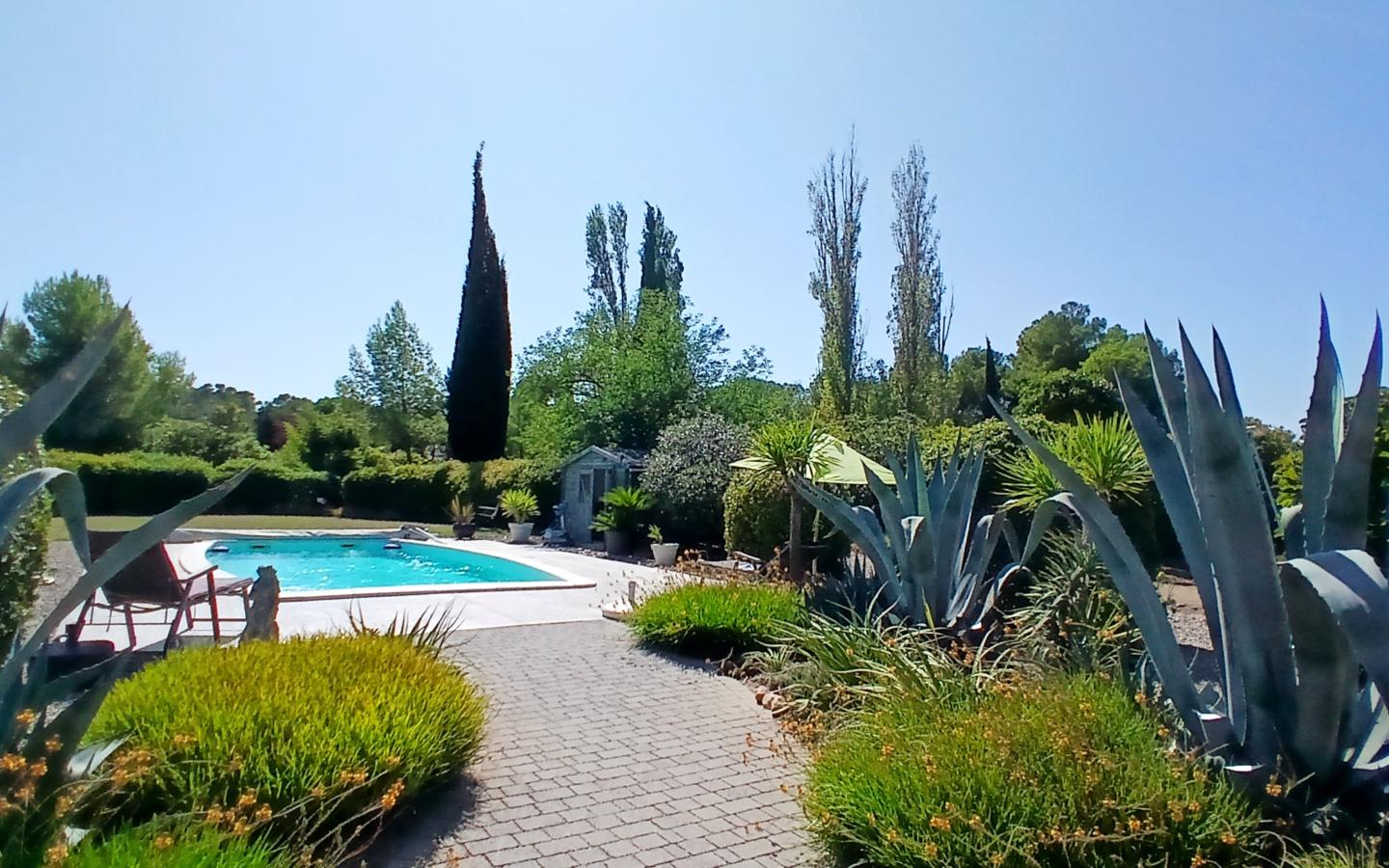 4-bedroom Detached House In Badens, France (190 M²)