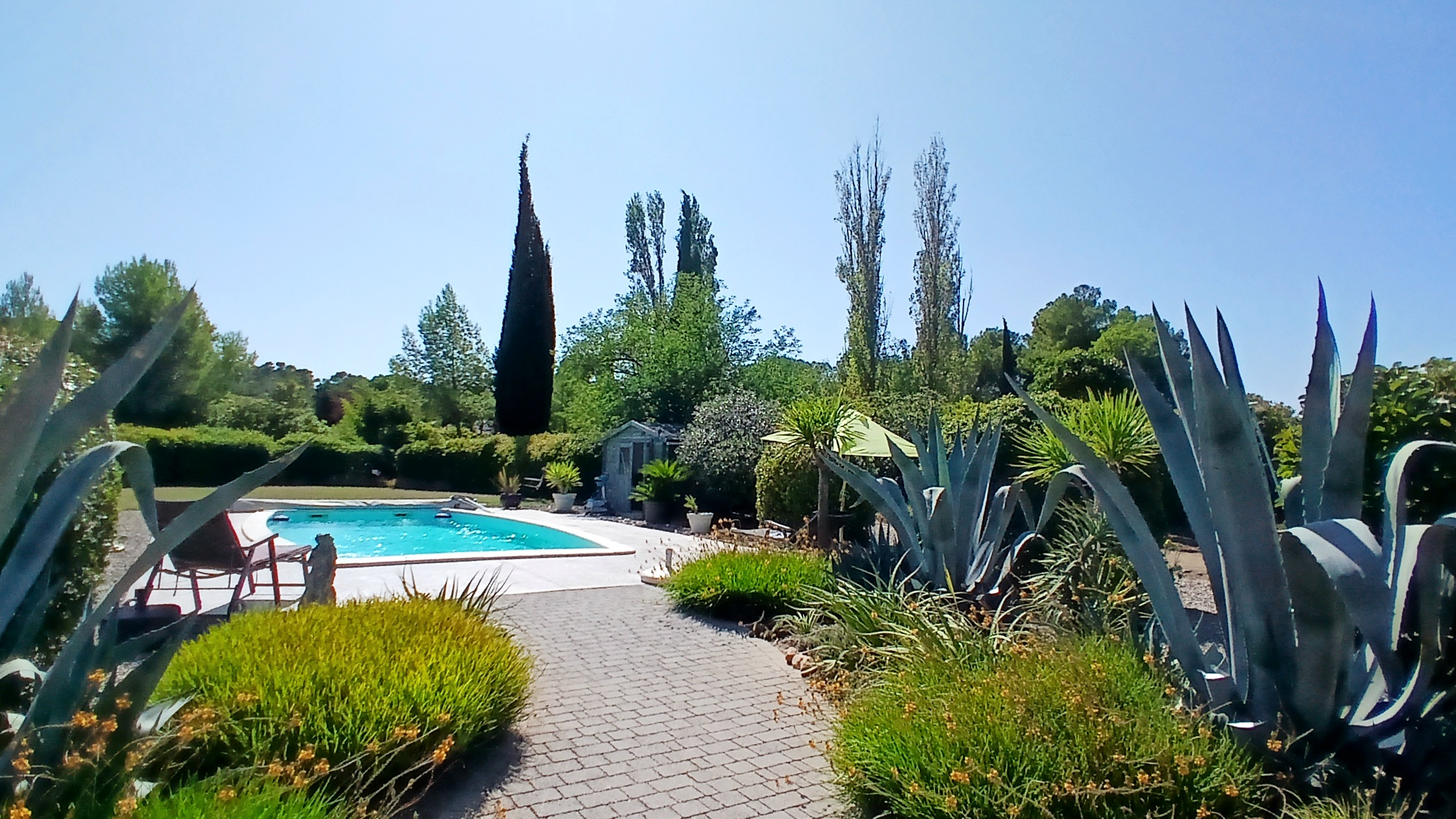 4-bedroom Detached House In Badens, France (190 M²)