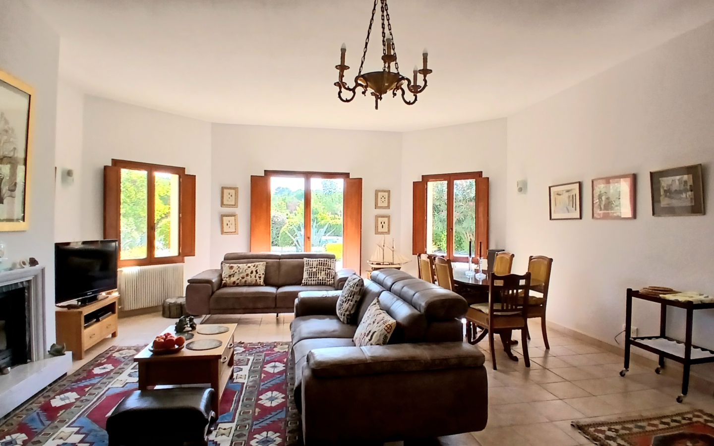 4-bedroom Detached House In Badens, France (190 M²)