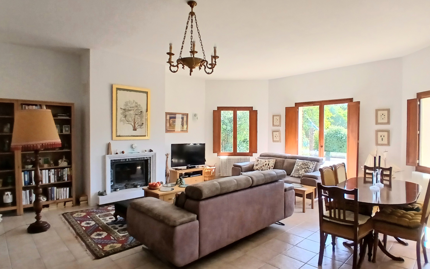 4-bedroom Detached House In Badens, France (190 M²)