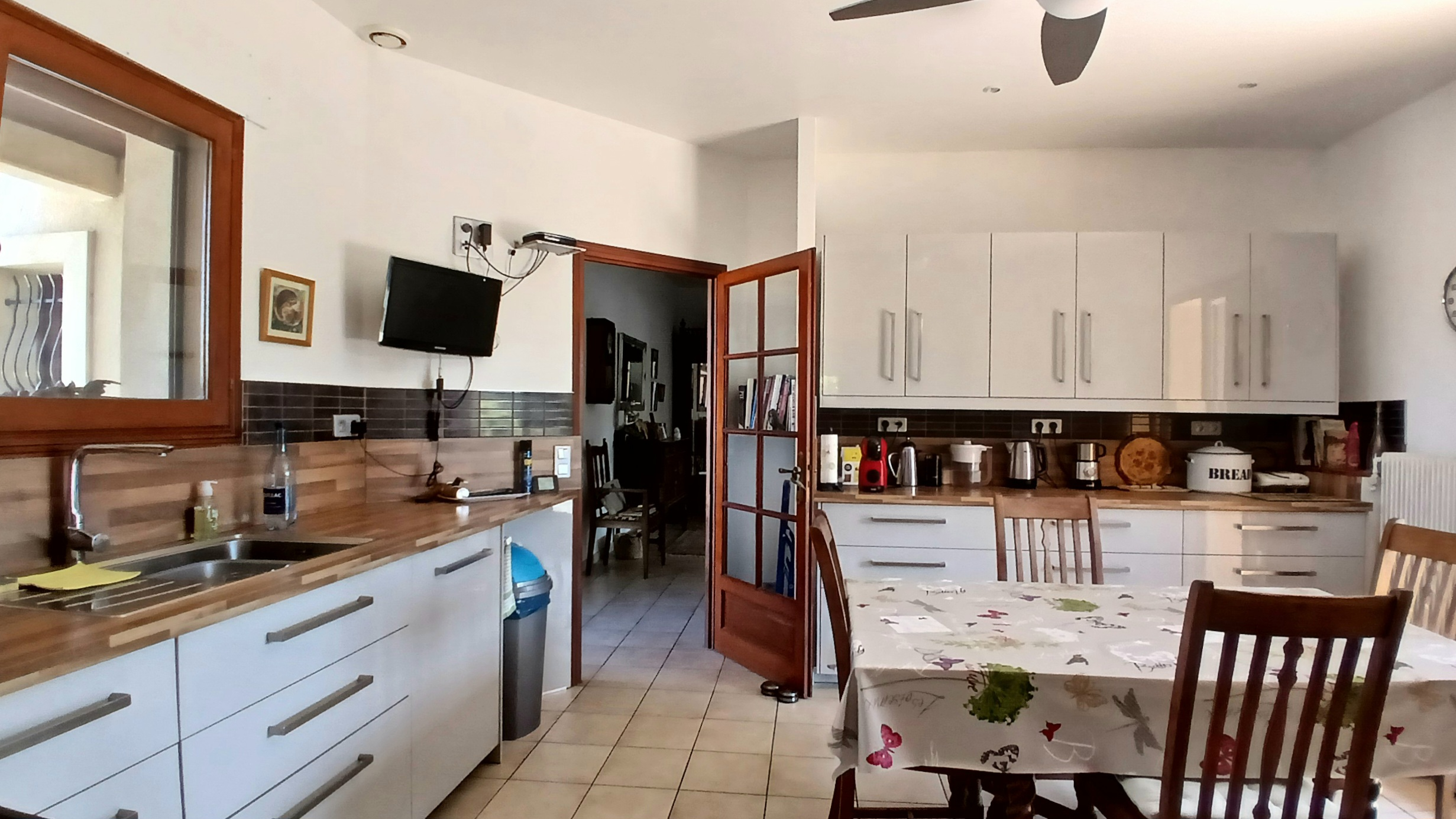 4-bedroom Detached House In Badens, France (190 M²)