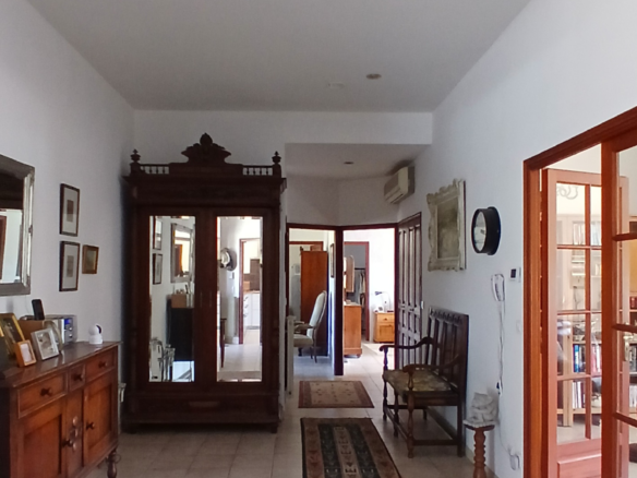 4-bedroom Detached House In Badens, France (190 M²)