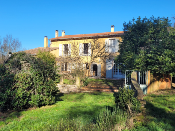 11-bedroom Commercial In Beziers, France (1.000 M²)